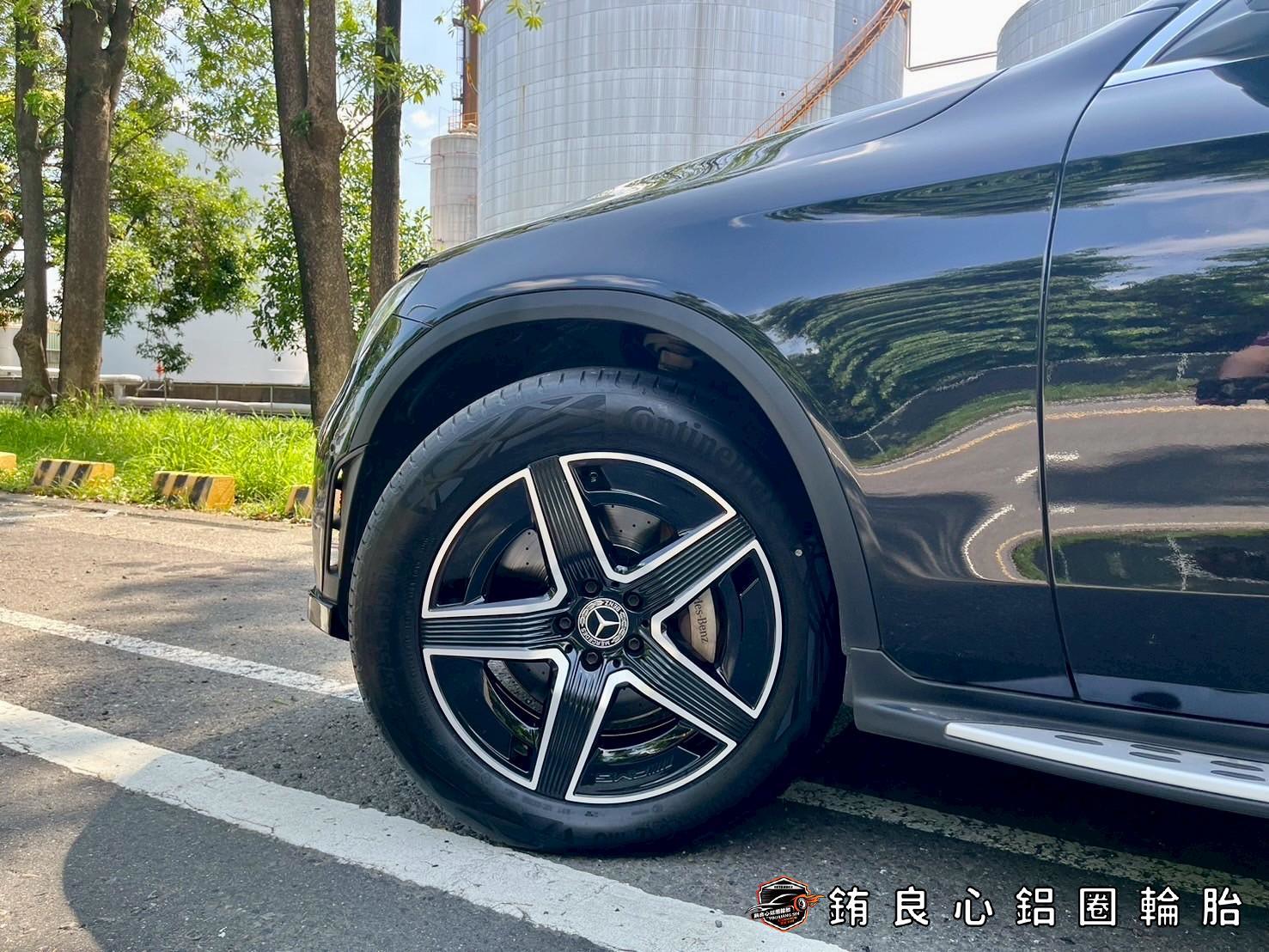 恭喜Benz GLC300車主升級更換AMG原廠夜色GLC C254 X254大框胎一套的第3張圖片